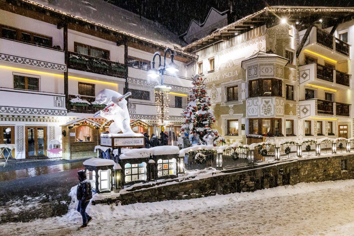 Winter view of the Gourmethotel Yscla © Boutiquehotel YSCLA