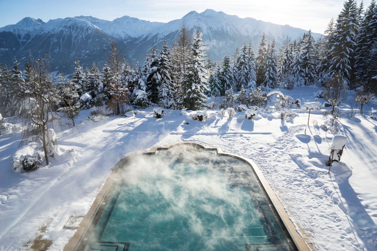 Outdoor pool at the Internalpen Hotel Tyrol © Interalpen Hotel Tyrol