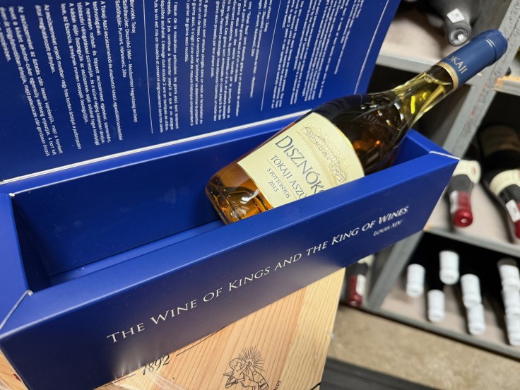 Disznókö Tokaji Aszú 5 Puttonyos  in the cellar (© Barolo Grill)