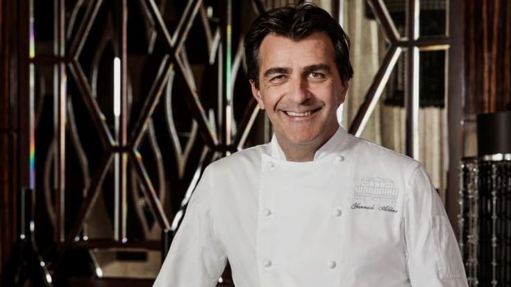 Le chef Yannick Alléno, notamment aux commandes du Pavillon Ledoyen, triplement étoilé à Paris © DR