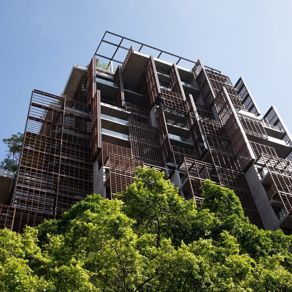 O Rosewood São Paulo, projetado por Jean Nouvel, ocupa uma antiga maternidade em uma das zonas mais vibrantes da maior metrópole da América Latina. © Rosewood São Paulo