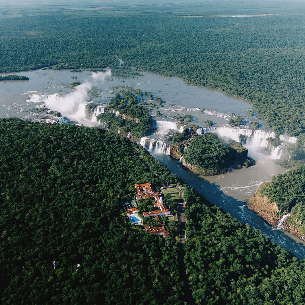 O Hotel das Cataratas, com três Chaves MICHELIN, é o único lugar para se hospedar dentro do Parque Nacional brasileiro. © Hotel das Cataratas, um hotel Belmond, Cataratas do Iguaçu