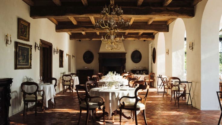 La journée démarre par un petit-déjeuner sous les lumières corses © Le Mouflon d'Or