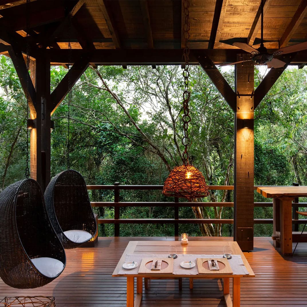 El rústico y exclusivo Awasi Iguazu dialoga en perfecta armonía con una de las Siete Maravillas Naturales del Mundo, las Cataratas del Iguazú. © Awasi Iguazu