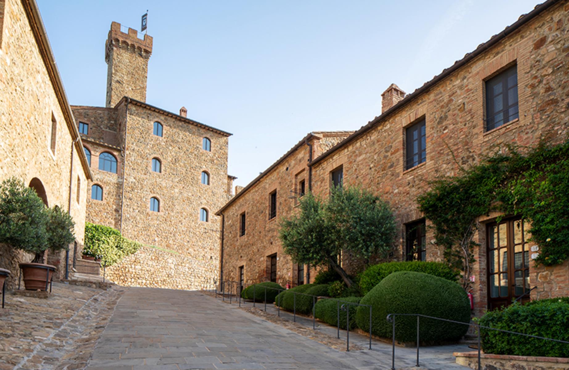 Castello Banfi Il Borgo