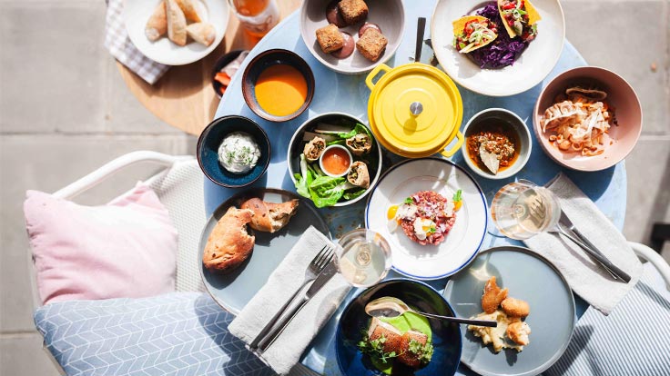 Gedeckter Tisch im Esszimmer © Andy Brüstl