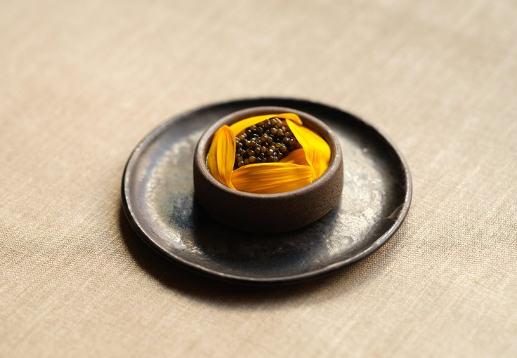 Girasol: Hempseed Guacamole, Courgette, Sunflower, Kaluga Caviar at KOL, London. © Anton Rodriguez