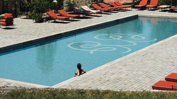 La piscine signée de l'hôtel © Le Mouflon d'Or