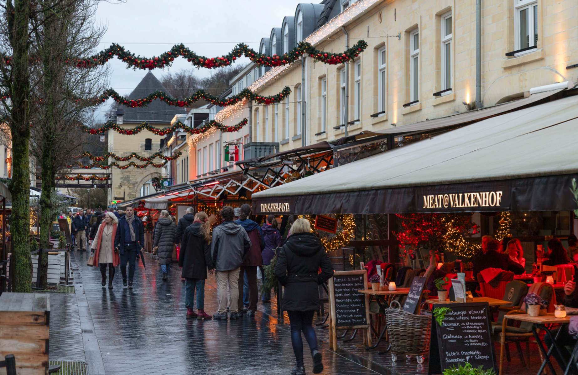 The Christmas market in the picturesque town of Valkenburg, Netherlands. © Jan van der Wolf/iStock 