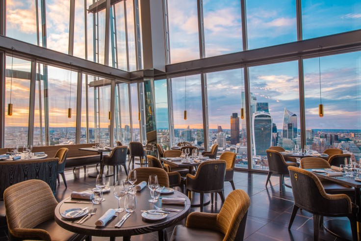 The glass-walled dining room on The Shard's 31st floor. © Aqua Shard