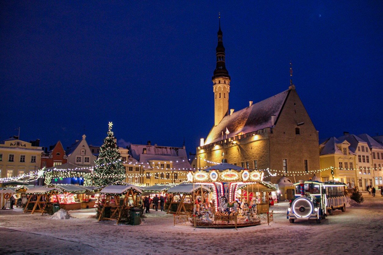The Christmas lights of Central Market in Tallinn, Estonia. © Gavin Guan/iStock