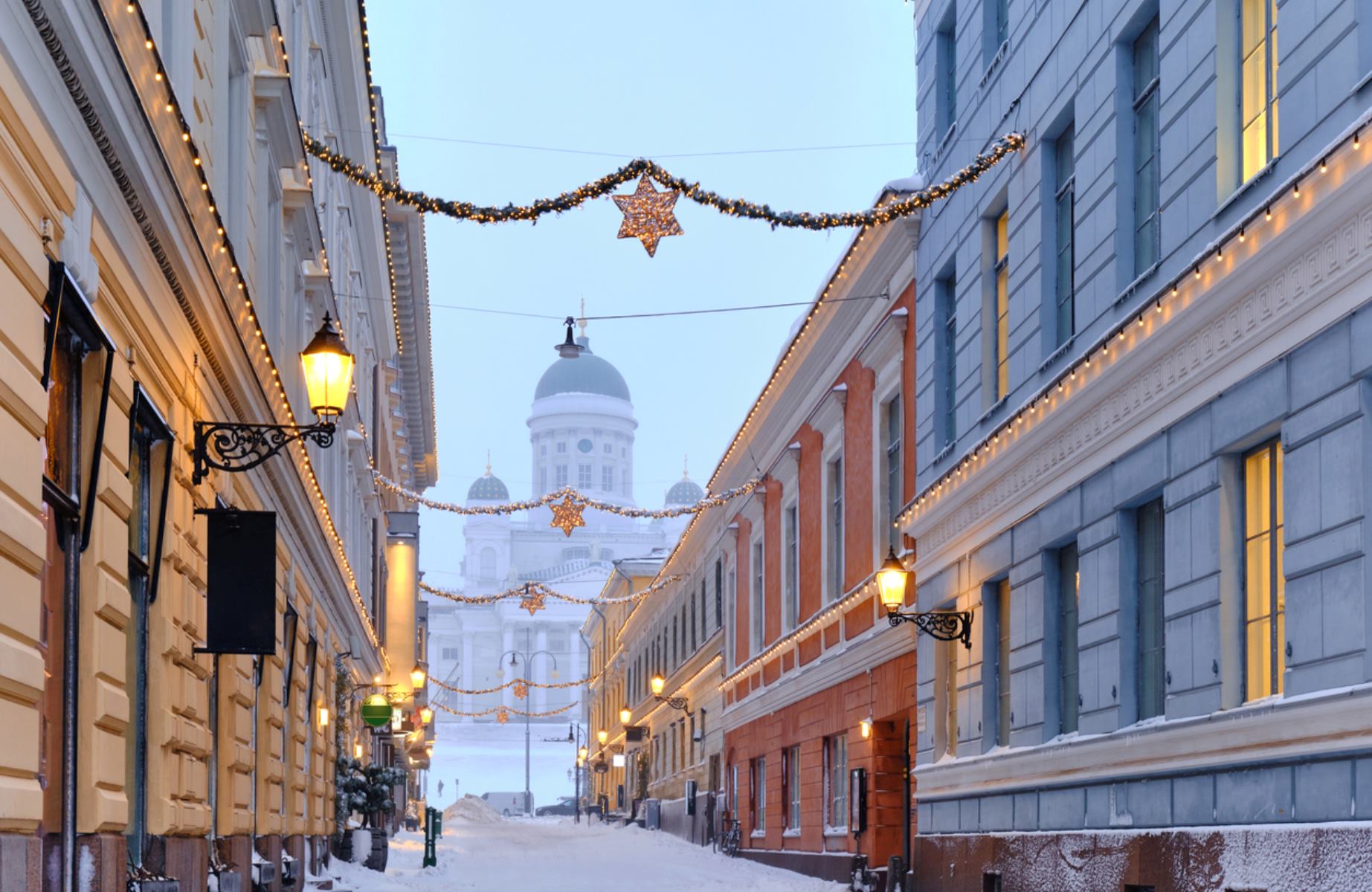 The Christmas lights of Helsinki in December. © Lev Karavanov/iStock