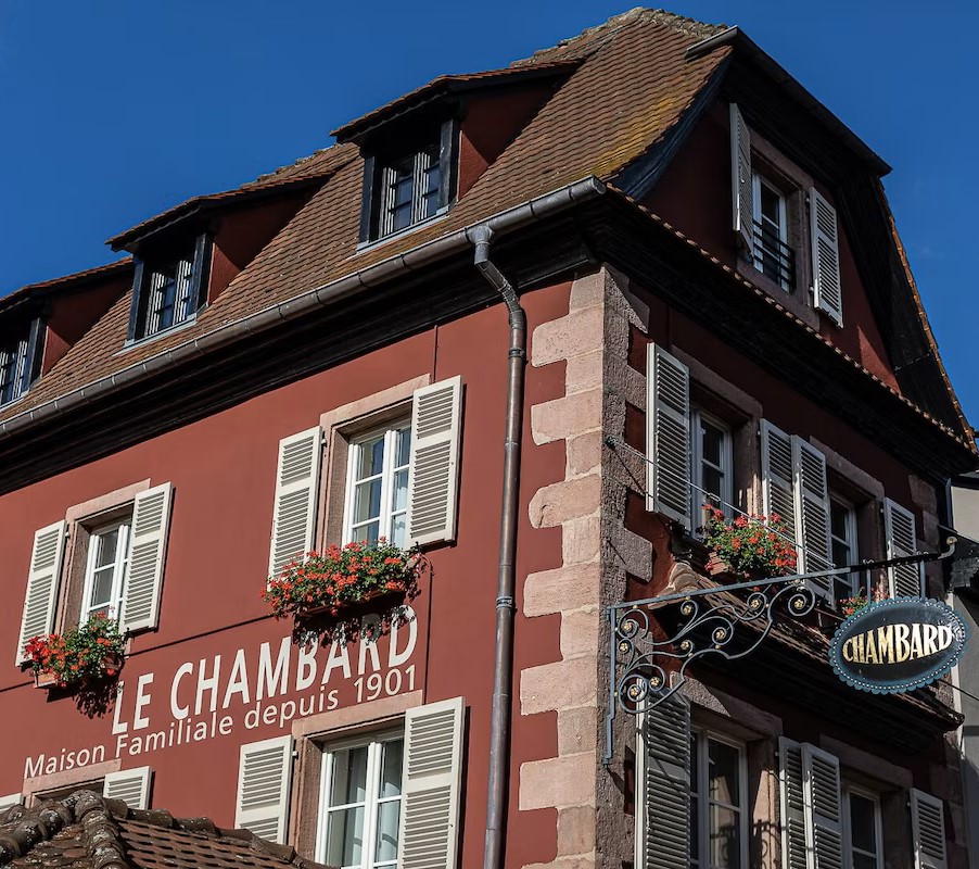 As well as the location for Olivier's Nasti's restaurants, Le Chambard is also a cozy hotel to book for the holidays. © Le Chambard Alsace