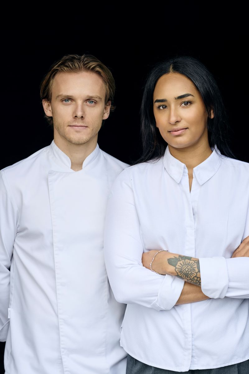 Tim Ostertag (links) mit Alina Meissner-Bebrout (rechts), Restaurant bi:braud in Ulm © Jan Düfelsiek