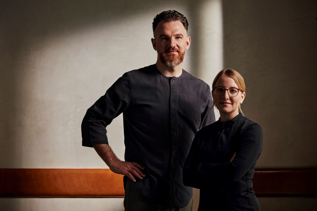 René Frank (links) und  Julia A. Leitner (rechts), Restaurant CODA Dessert Dining © Claudia Goetke