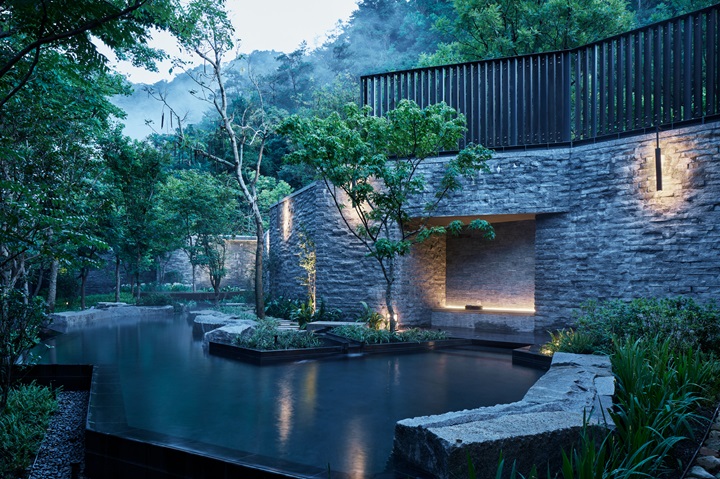 Public bath area at Hoshinoya Guguan.
