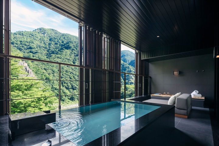 Onsen (hot spring) in "Yue" room.