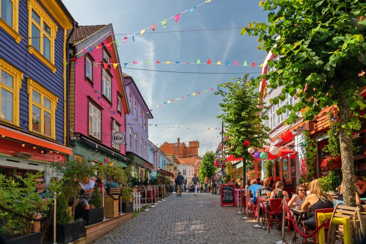 Brightly coloured wooden house in Fargegate, ‘The Street of Colours’, Stavanger (© Travel Faery/iStock)