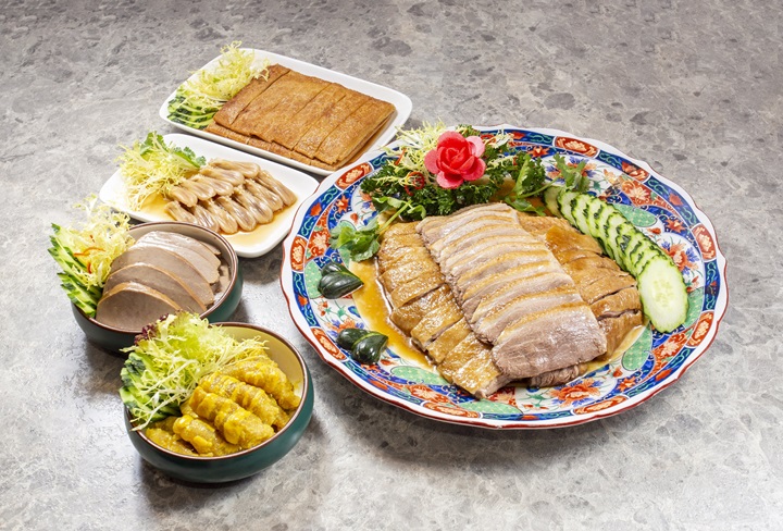 Signature dishes at Hung's Delicacies — a must-try is the marinated goose. (©Yip Hon Yu/Hung's Delicacies)