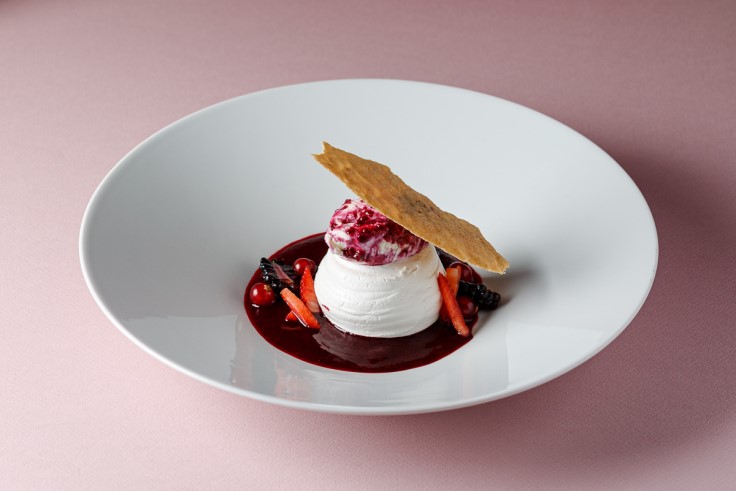 A dessert from H.E. Vanadziņš in Cēsis - Newly awarded a Bib Gourmand (© Anete Rudmieze)