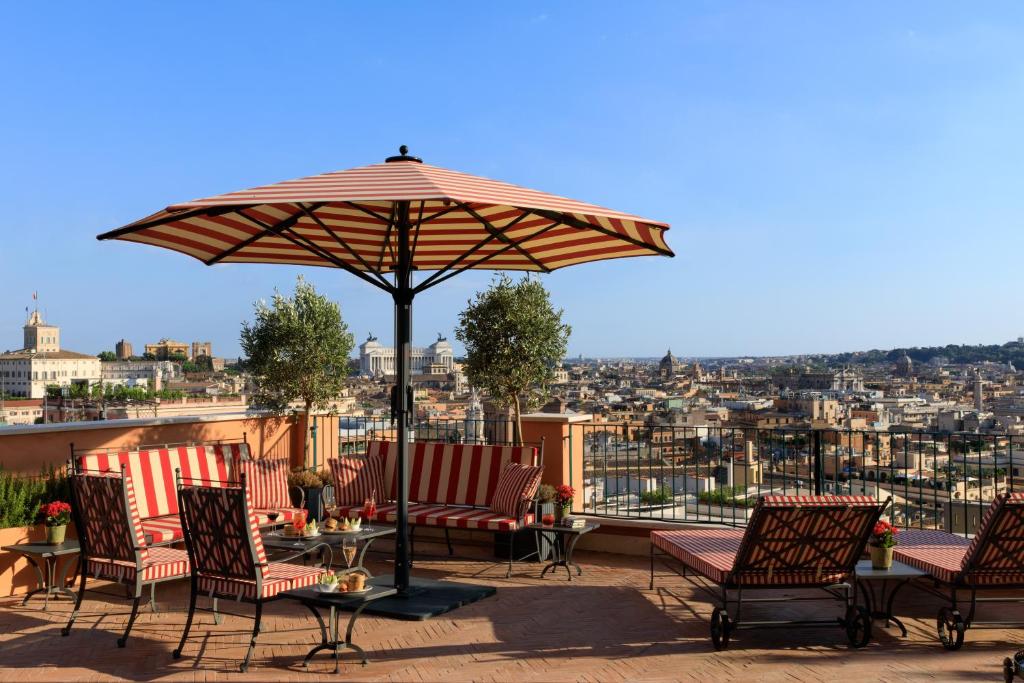 Cielo rooftop embodies the luxury and elegance of Rome. © Rocco Forte Hotel de la Ville