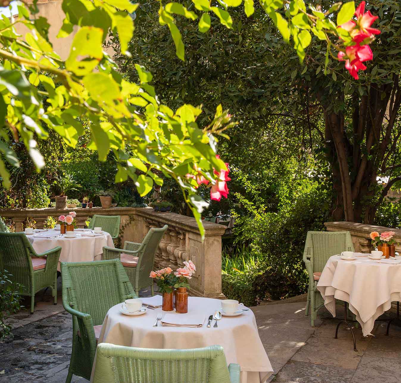 One of the hotel's two outdoor terraces. © La Mirande