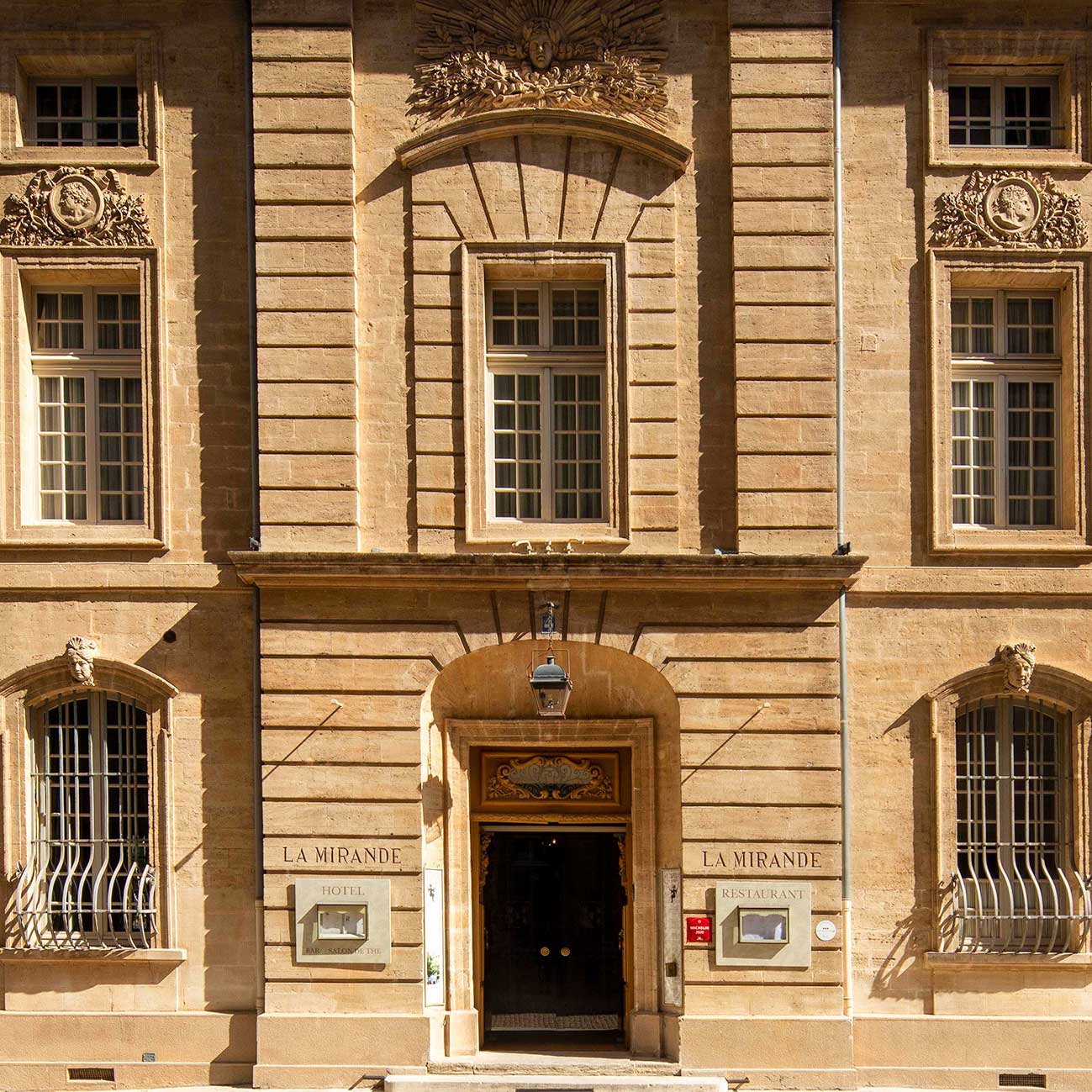 The historic,17th-century facade of La Mirande. © La Mirande