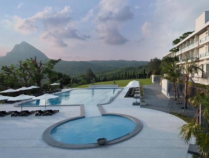 Surrounded by lush nature, Gloria Manor offers peace and seclusion within Kenting National Park. (© Gloria Manor)