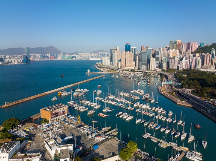 銅鑼灣避風塘正是知名的「避風塘炒蟹」誕生地。（©Shutterstock）