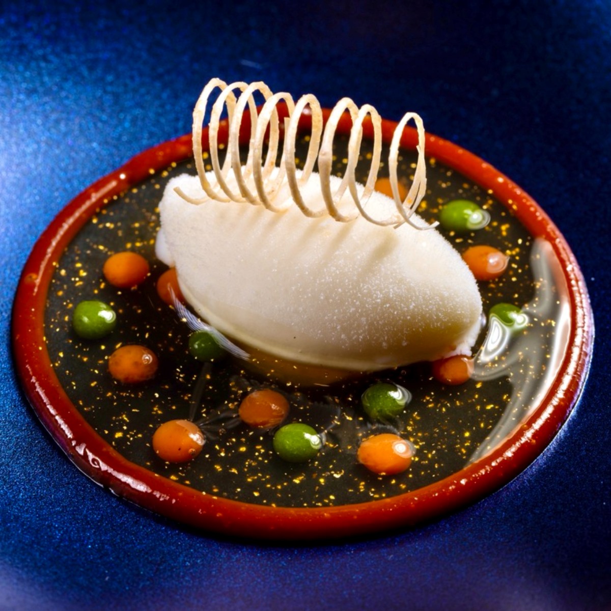 El original Ramallet y mahonés, del restaurante Voro, con dos Estrellas MICHELIN en Mallorca. © Jose Urbano/Voro 