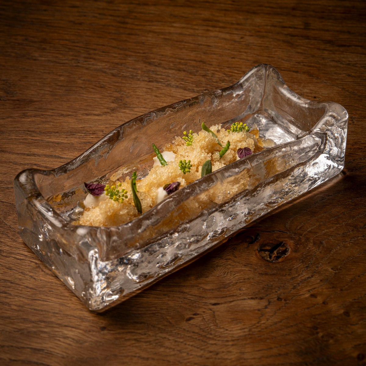 El equilibrado plato Ostra, granizado marino, algas y brotes del restaurante Azurmendi, con tres Estrellas MICHELIN. © Azurmendi 