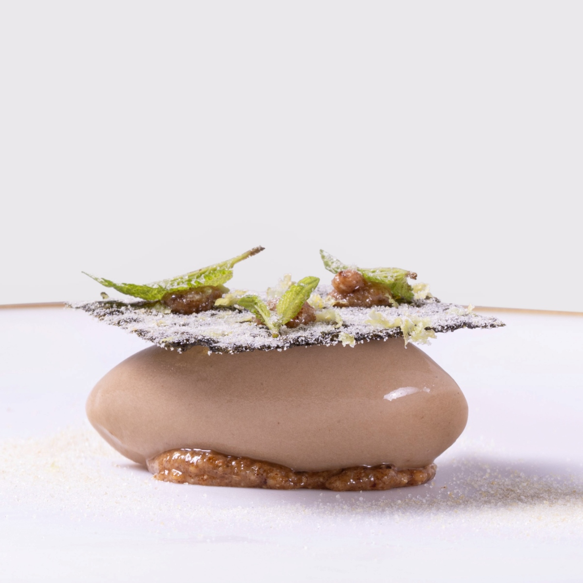 Aprendizaje, un sorprendente postre de David Yárnoz, del restaurante Molino de Urdániz. © José Luis Pujol/Molino de Urdániz 