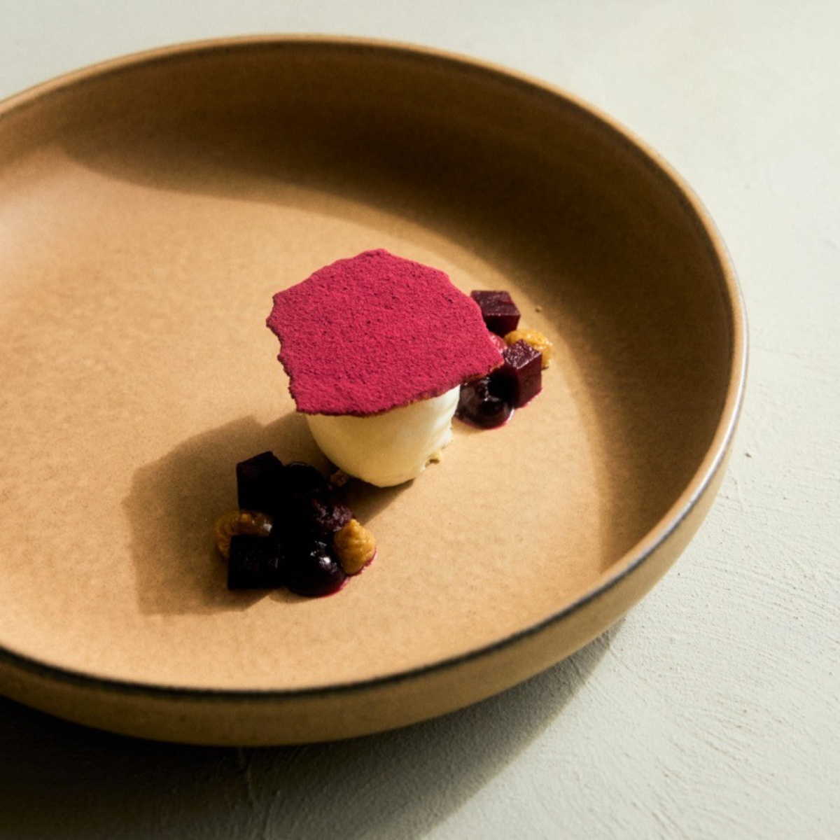 Remolacha: un postre vegetal del restaurante Ama que, como dicen aquí, es el azúcar del huerto. © Pablo García/Ama