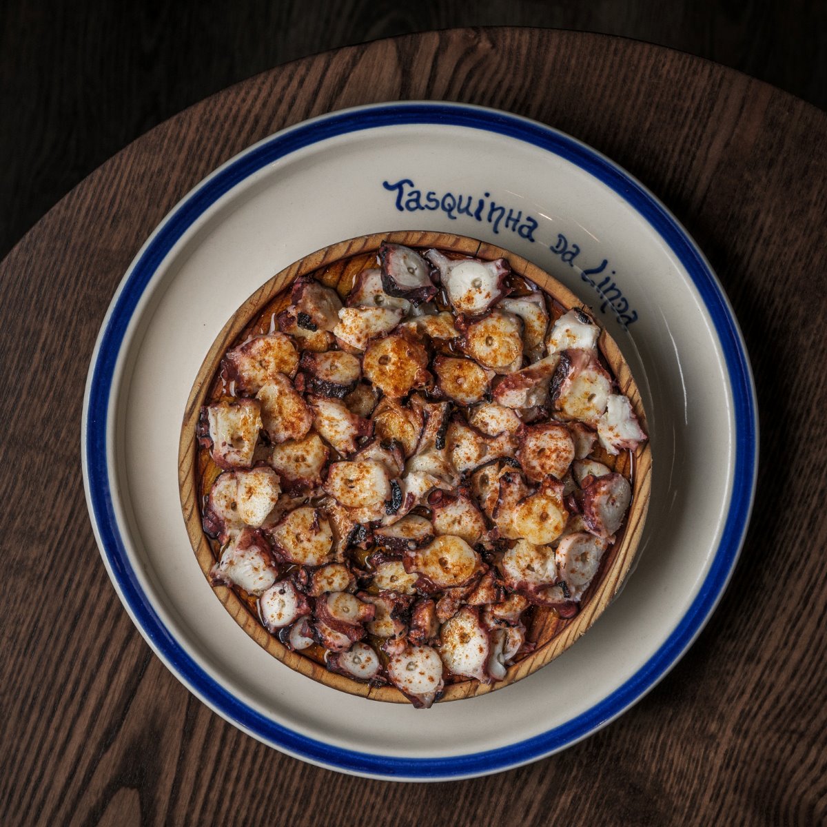 Polvo à galega do restaurante Taquinha da Linda, sempre com peixes e mariscos frescos e excecionais. © Tasquinha da Linda