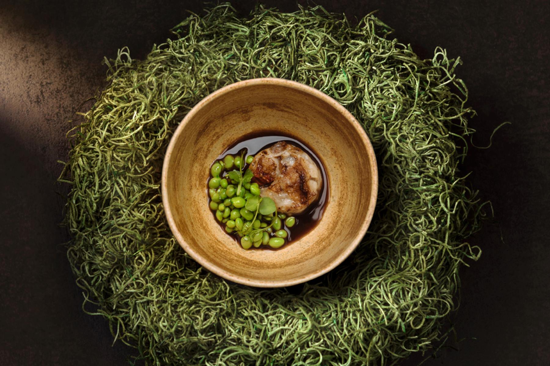 Los sabores de antaño, reinterpretados desde una perspectiva contemporánea, son los protagonistas del restaurante Ansils, galardonado con una Estrella MICHELIN en España. © Lucía García Benedí/Ansils