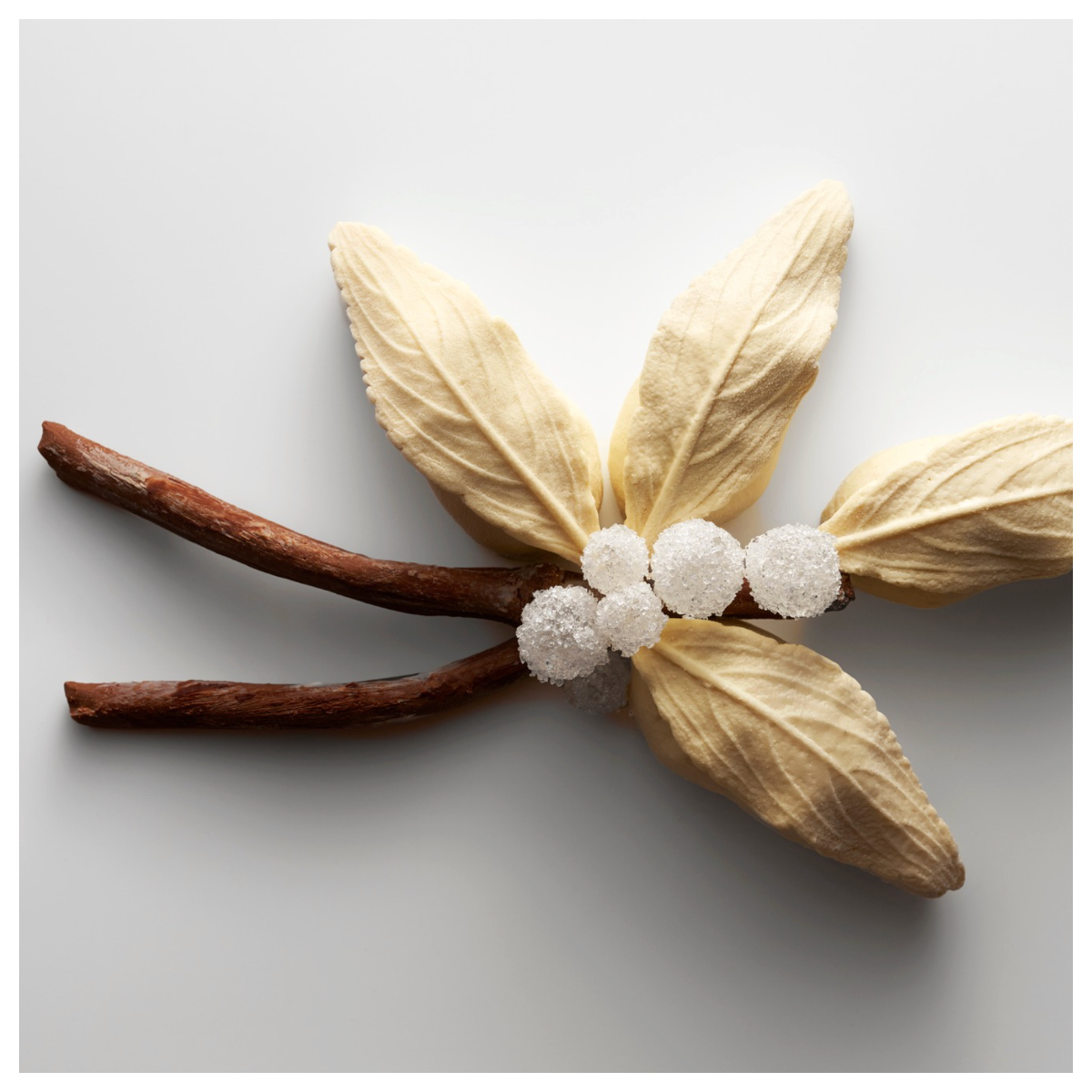 La bûche-broche de gui de la cheffe pâtissière Naraé Kim © Park Hyatt Paris Vendôme