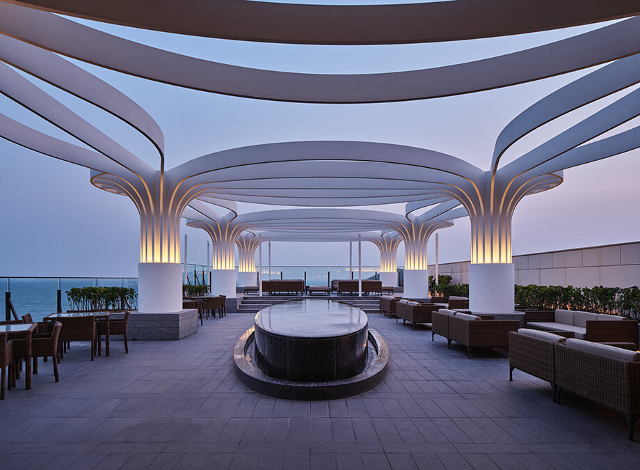 McQueen’s Grill & Bar crowns Ananti at Busan Cove with sunset views that turn the coastline into a luminous panorama. © Ananti at Busan Cove