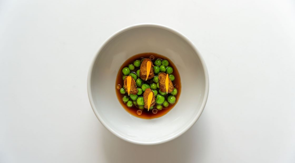 Dish at the new 1-Star Restaurant ESSENS in Hlohovec © Essens