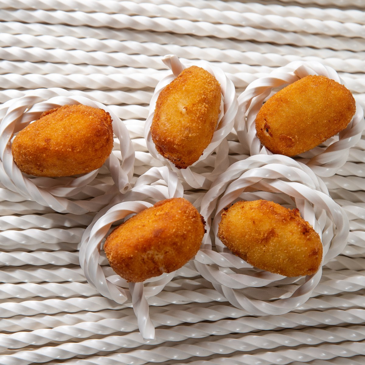 No te pierdas el pequeño homenaje del restaurante Morro Tango a la familia Paniego, de El Portal de Echaurren: las Croquetas que Marisa Sánchez me enseñó. © Rodrigo Jiménez/Morro Tango