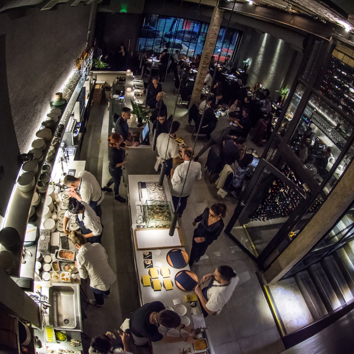 A lively celebration at One-MICHELIN-Starred Crizia restaurant in Buenos Aires. © Crizia