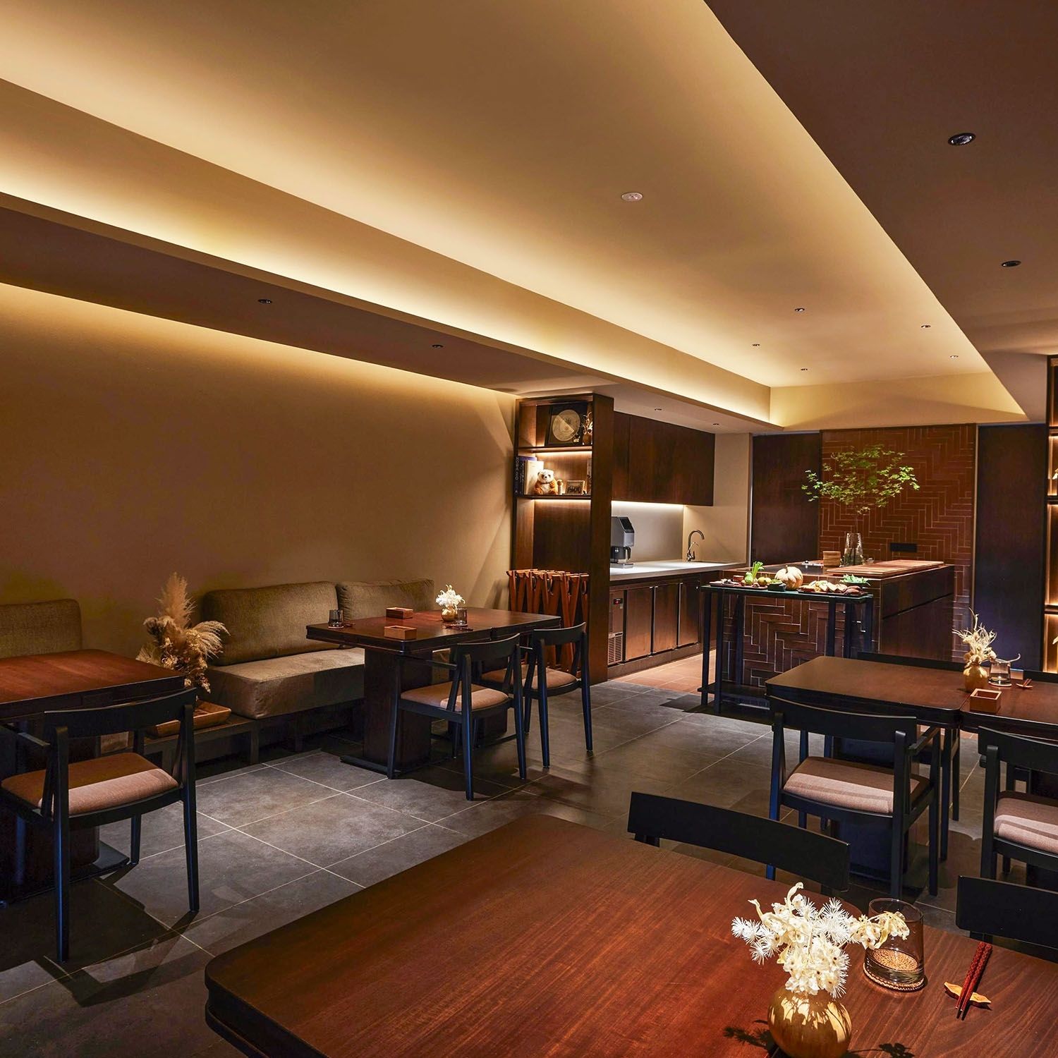 The dining area inside Akar uses "wood as the main decorative element" with "no excessive ornamentation", according to our Inspector. © Akar