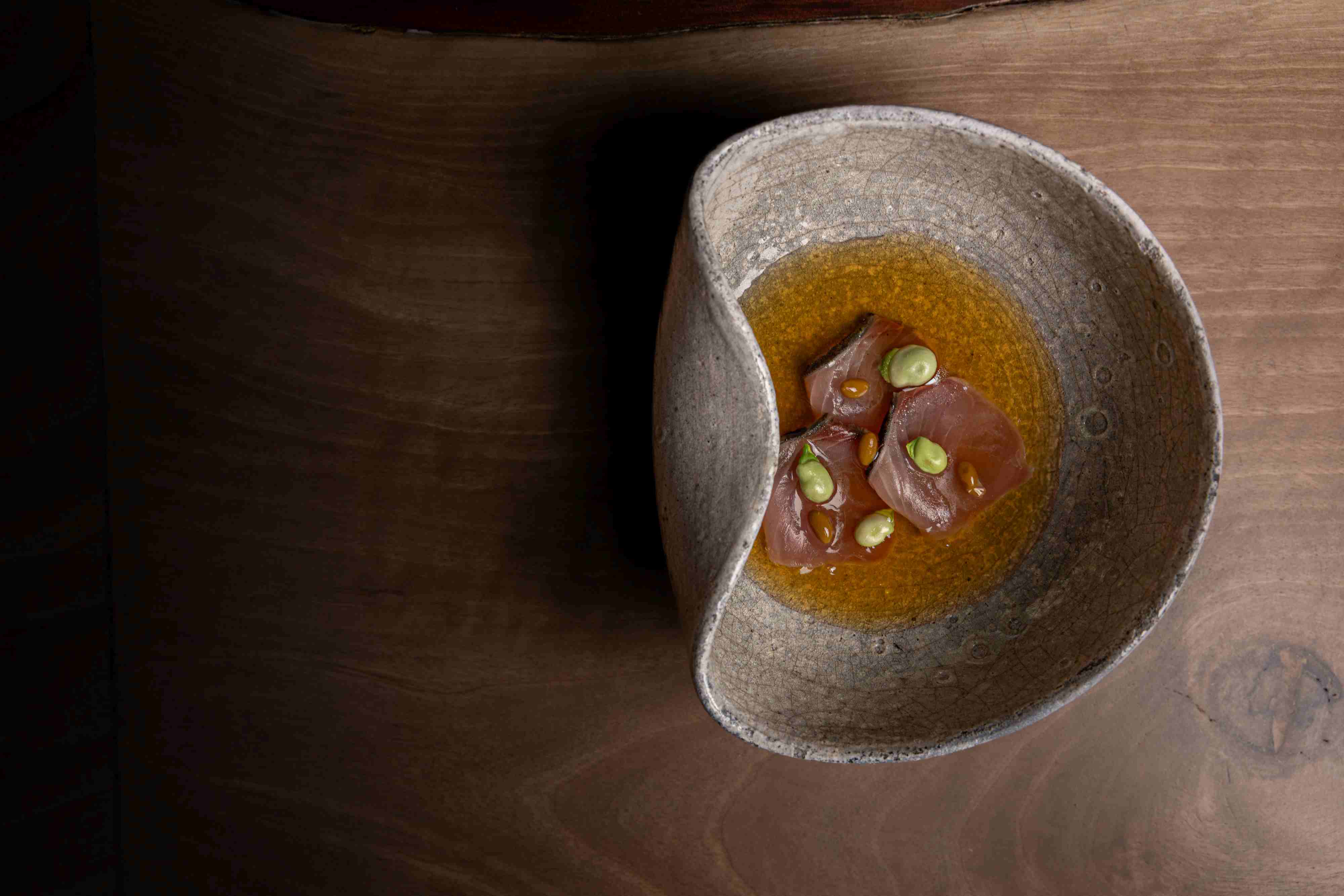 Bonito con pipirrana, una propuesta de Juan Carlos con texturas sedosas combinadas a la perfección. © Vandelvira