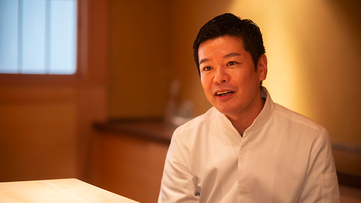 「伯雲」店主、坂本慎吾氏 © Hisashi Yoshino / The MICHELIN Guide