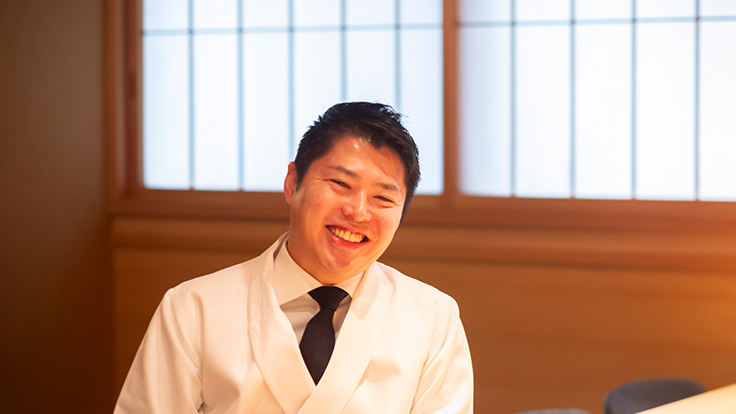 「炎水」店主、伊藤龍亮氏 © Hisashi Yoshino / The MICHELIN Guide