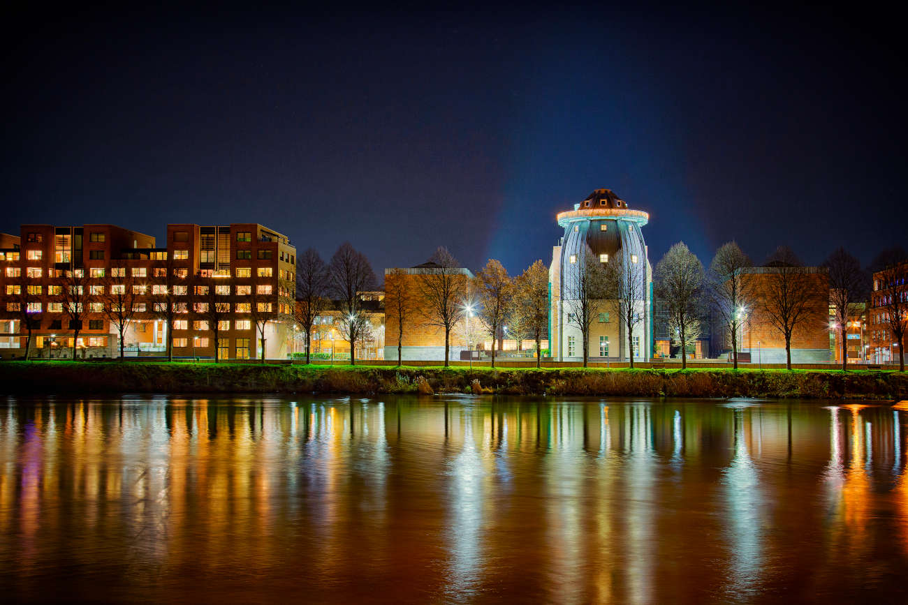 Uitzicht op Céramique en het Bonnefantenmuseum, ontworpen door Aldo Rossi. © Carola Schellekens/iStock