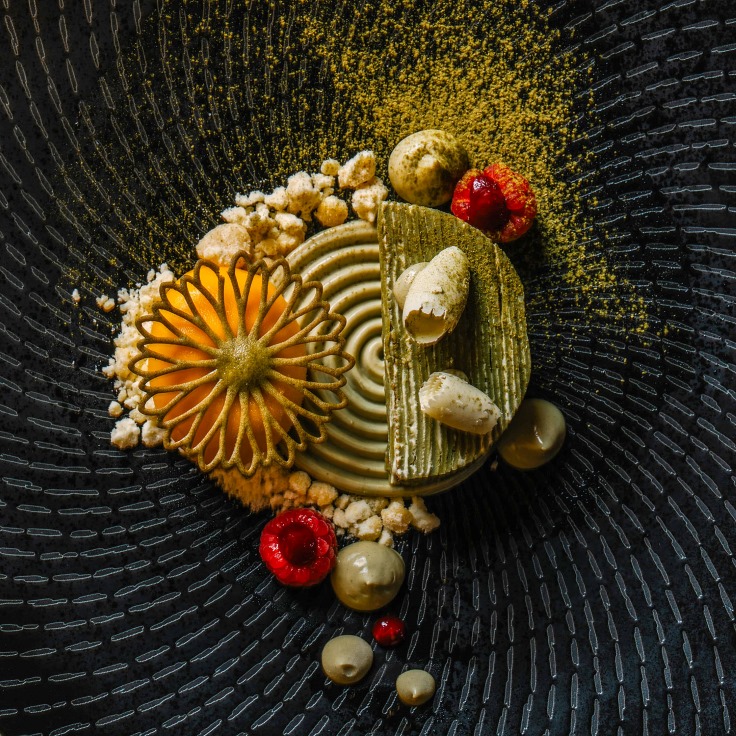 A beautifully plated dessert from MICHELIN-selected, yūn. © Rami Ben Hjeil/yūn. 