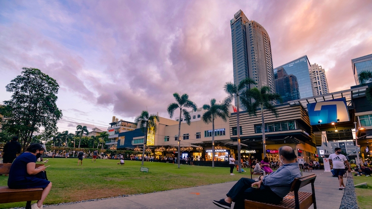 Bonifacio High Street (©MDV Edwards)