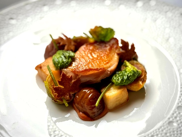 Forest in Autumn Chestnut showcases rich, layered autumn flavors through both its presentation and taste. (© the FRONT HOUSE)