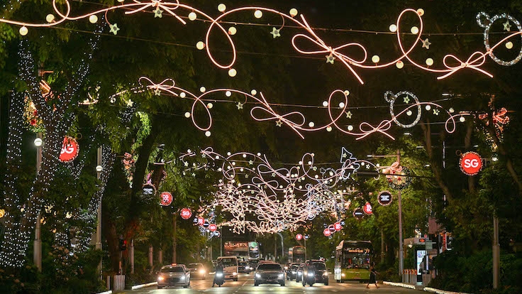 Christmas Lights Along Orchard Road (©Visit Singapore)