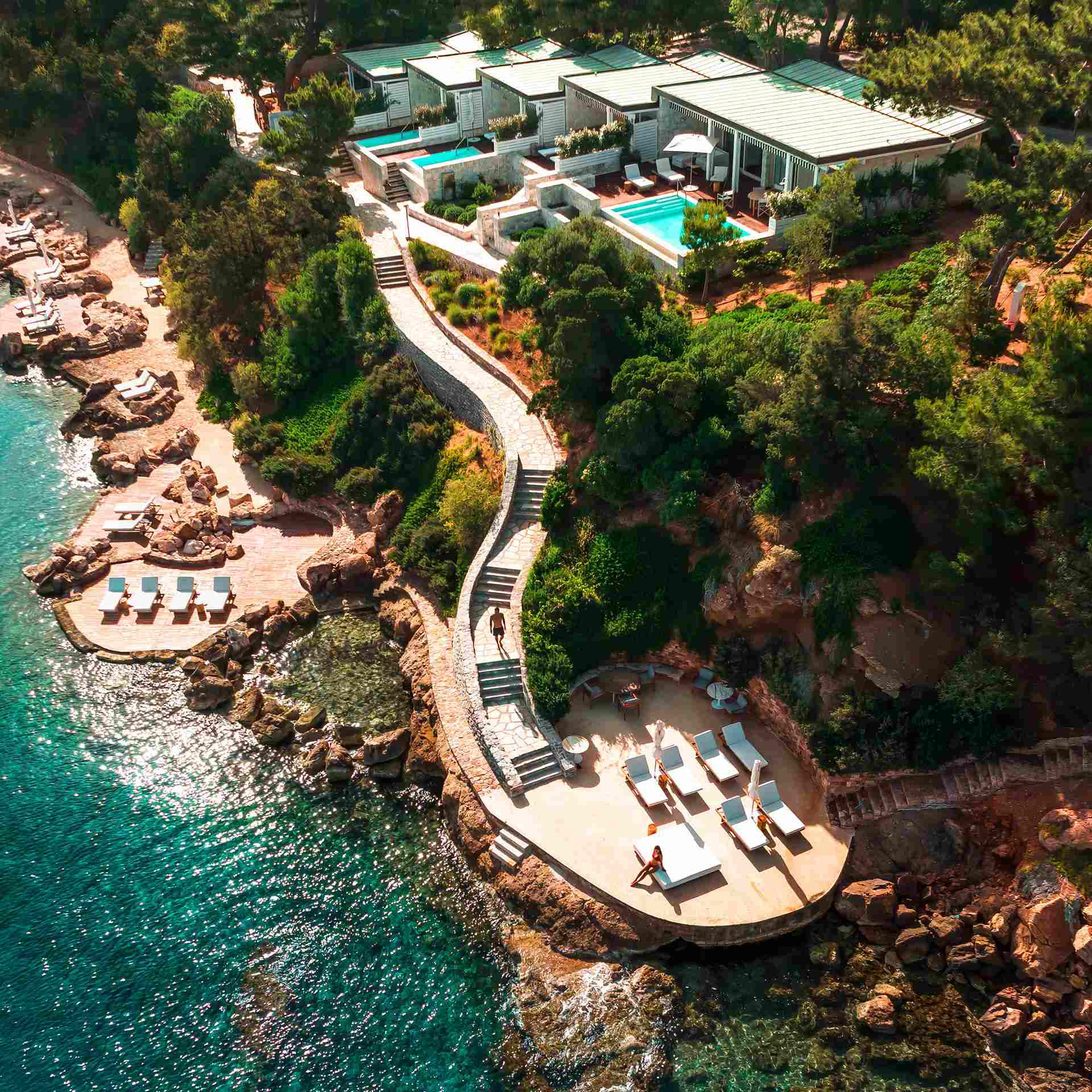 The iconic Four Seasons Astir Palace, just outside Athens, awarded Three MICHELIN Keys. © Four Seasons Astir Palace